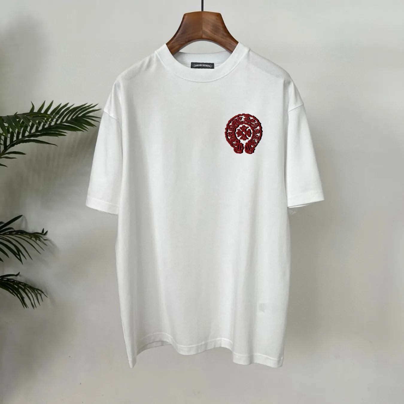 🅿️190 Crow Heart’s new summer T-shirt! This Sanskrit cross printed round neck short sleeves is simply a must-have for fashionistas. Salona cotton fabric is super comfortable, soft and skin-friendly, and has excellent breathability, making it perfect for summer wear. The Sanskrit cross print design on it is amazing, full of mystery and high-end, and the details are so exquisite that it makes people scream. It is worthy of Kroxin, and it vividly interprets the trend and personality. The loose fit is super friendly to all body shapes, covers the flesh and is comfortable, and looks good no matter how you wear it. Pair it with jeans and you'll look cool on the street. Pair it with sweatpants and you'll instantly look energetic and trendy. When you wear it and go out, you will feel like you are the spokesperson of fashion, and it will definitely turn heads. Color: black, white Size: S-2XL